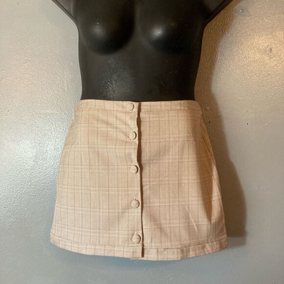 Forever 21 Dresses & Skirts - Forever 21 tan plaid button up skirt NWT